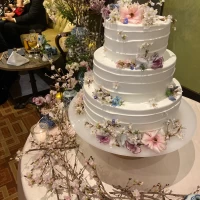 会場合わせの花に変更してもらいました