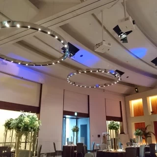 プロジェクションマッピング演出ができる大会場