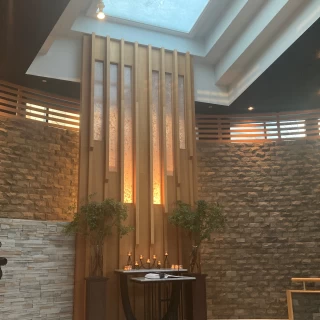 天井から自然光も入ります