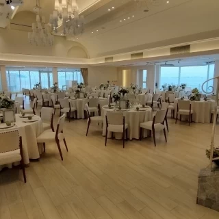 階段からの入場ができる披露宴会場