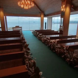海の見えるチャペル