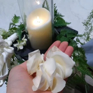 チャペルでのフラワーシャワー