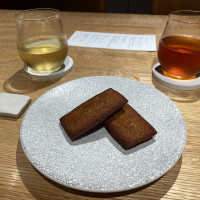 珍しい素材の組み合わせのフィナンシェ。非常に感動しました。