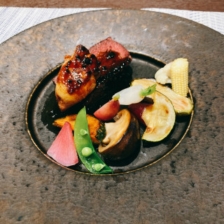 試食の牛ステーキとフォアグラ。甘酸っぱいソースが美味しい。