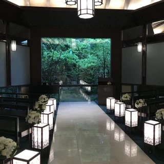緑と灯篭が綺麗でした