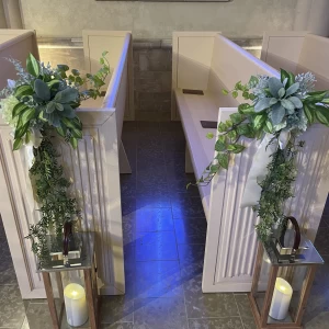 床に差し込むステンドグラスの影|578641さんのOCEAN TERRACE HOTEL＆WEDDING  オーシャン テラス（営業終了）の写真(1151554)