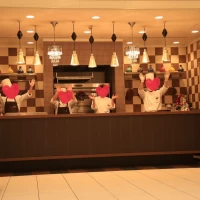 オープンキッチンでエンターテイメント性あり