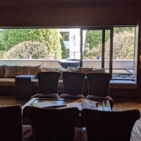 2階のVIPルームです。ゲストの控室として使えます。
