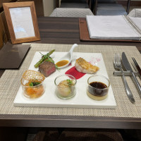 試食の料理（2枚目）。お肉の油の癖がなく美味しかった。