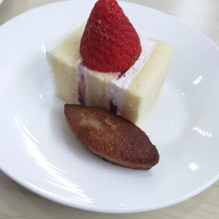 ケーキとフィナンシェ