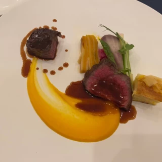 オリーブ牛のステーキを2部位
これは最高に美味い！