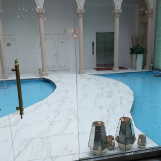 浅いプール