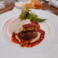 メインの肉料理