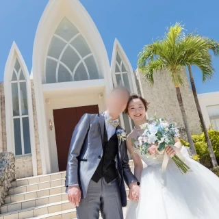 挙式後、フラワーシャワーの後の1枚です。