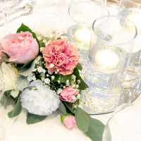 ゲストテーブル装花、フロートキャンドル