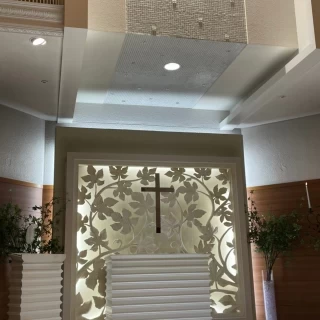 白を基調とした会場