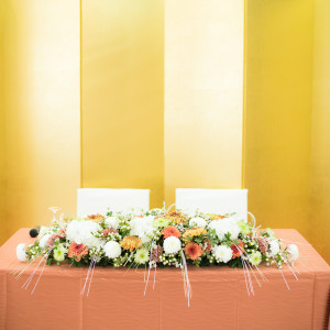 花の種類やテーブルクロスの柄、色を選ぶことができます。|579829さんの椿大神社 椿会館の写真(1159414)