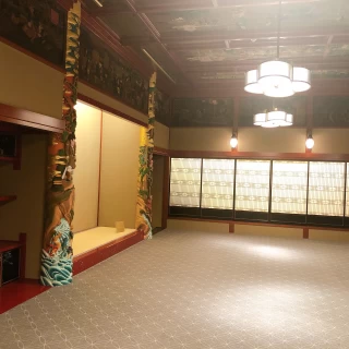 披露宴会場、厳か