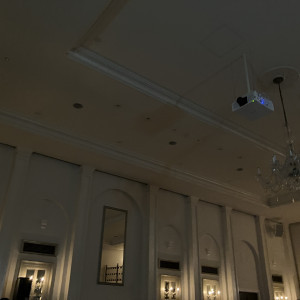 天井高く、スクリーンで映像投影可|579876さんの山手迎賓館/テイクアンドギヴ・ニーズウェディングの写真(2550590)