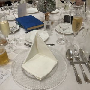 テーブルウェア、お手紙など置いてありました。|579876さんの山手迎賓館/テイクアンドギヴ・ニーズウェディングの写真(2550591)