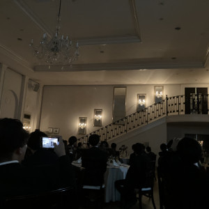 新郎新婦が入場する階段|579876さんの山手迎賓館/テイクアンドギヴ・ニーズウェディングの写真(2550589)