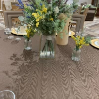 テーブルのお花も自分たちで選べます。
