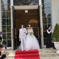 挙式後のフラワーシャワーロード