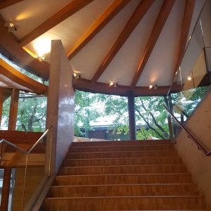 披露宴会場からみた階段|579967さんの軽井沢クリークガーデンの写真(1655487)