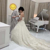 高砂横のピアノ真っ白で可愛かった！