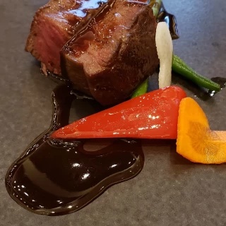 赤身肉で油っぽく無く食べやすかったです。