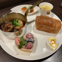 フェアで頂いたワンプレート試食です。デニッシュパンが美味。