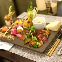 試食はコースメニューがワンプレートで提供されました