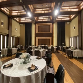 会場