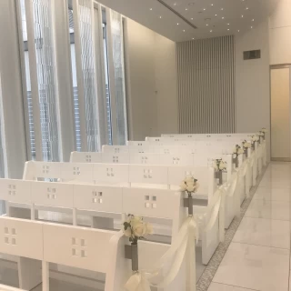 椅子は硬め