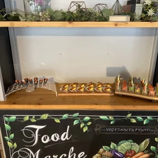 小さなお料理が沢山でてきて、自由に食べ歩きができます。