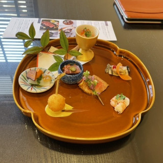 前菜「一寸」こちらはかなりのランクアップが必要です。