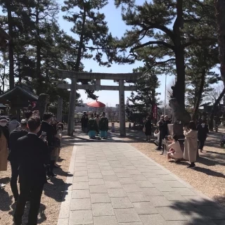 雅楽と共に花嫁行列
