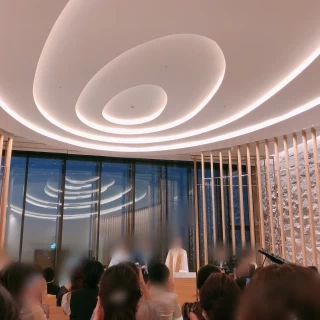 チャペルのブラインドが開いたところです