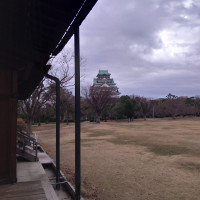 ガーデン入口から大阪城が見えます。