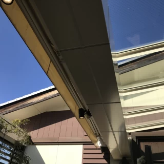 チャペルの外の屋根
