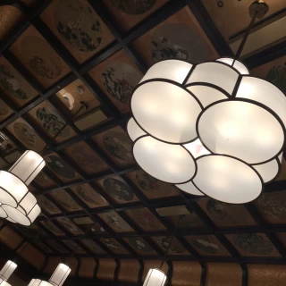 ライトも会場のデザインにあっています。