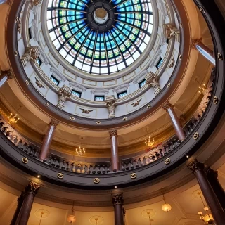 エントランスからの天井