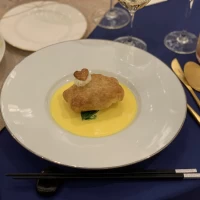 パイの中にお魚が入っていておいしいです。