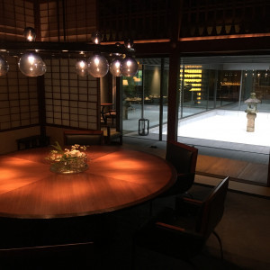 窓の外が京都感があり、前撮りを考えている人にピッタリ。|582096さんのザ・リッツ・カールトン京都の写真(1259832)