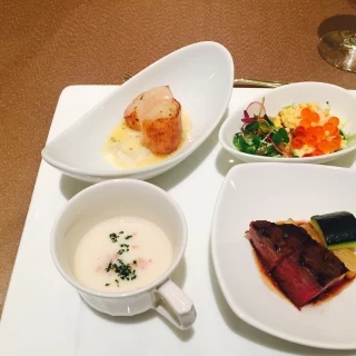 試食会でいただきました。特に魚介が美味しかったです。