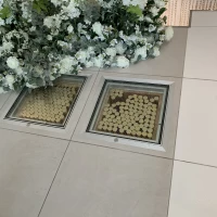 祭壇横