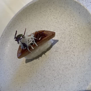 試食したフォアグラ寿司です。