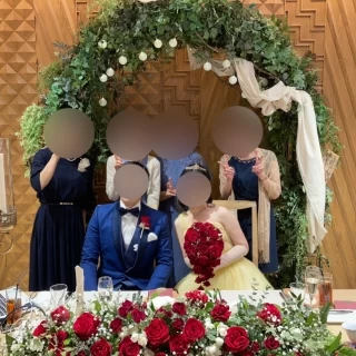 メインテーブルも自分達の好きな雰囲気にできます。
