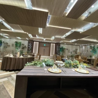 ナチュラルな雰囲気の披露宴会場
