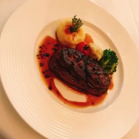 フォアグラとお肉のボリュームもすごいです。